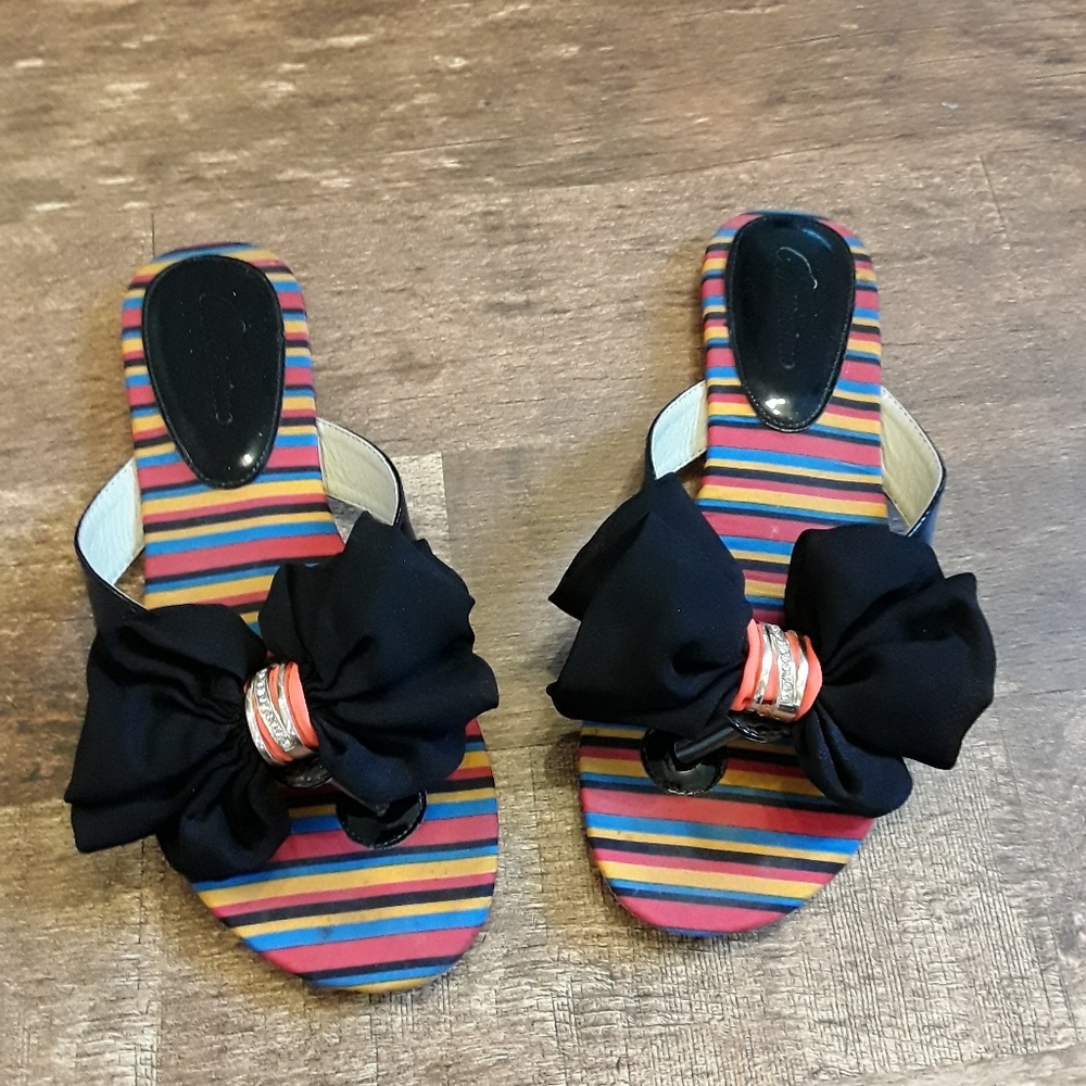 Very nice women sandals bow detail size 38